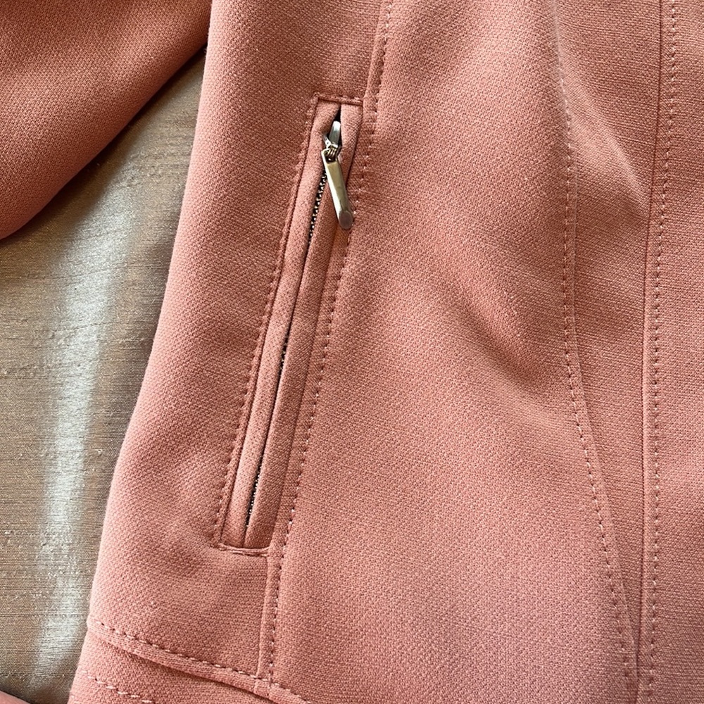 White House, Black market women’s blazer - Picture 4 of 8